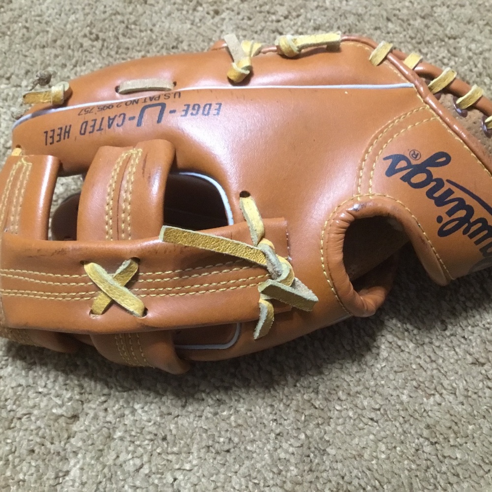 Rawlings 1050 Youth Reggie  Jackson Glove  (Right Hand Thrower) - Picture 14 of 16